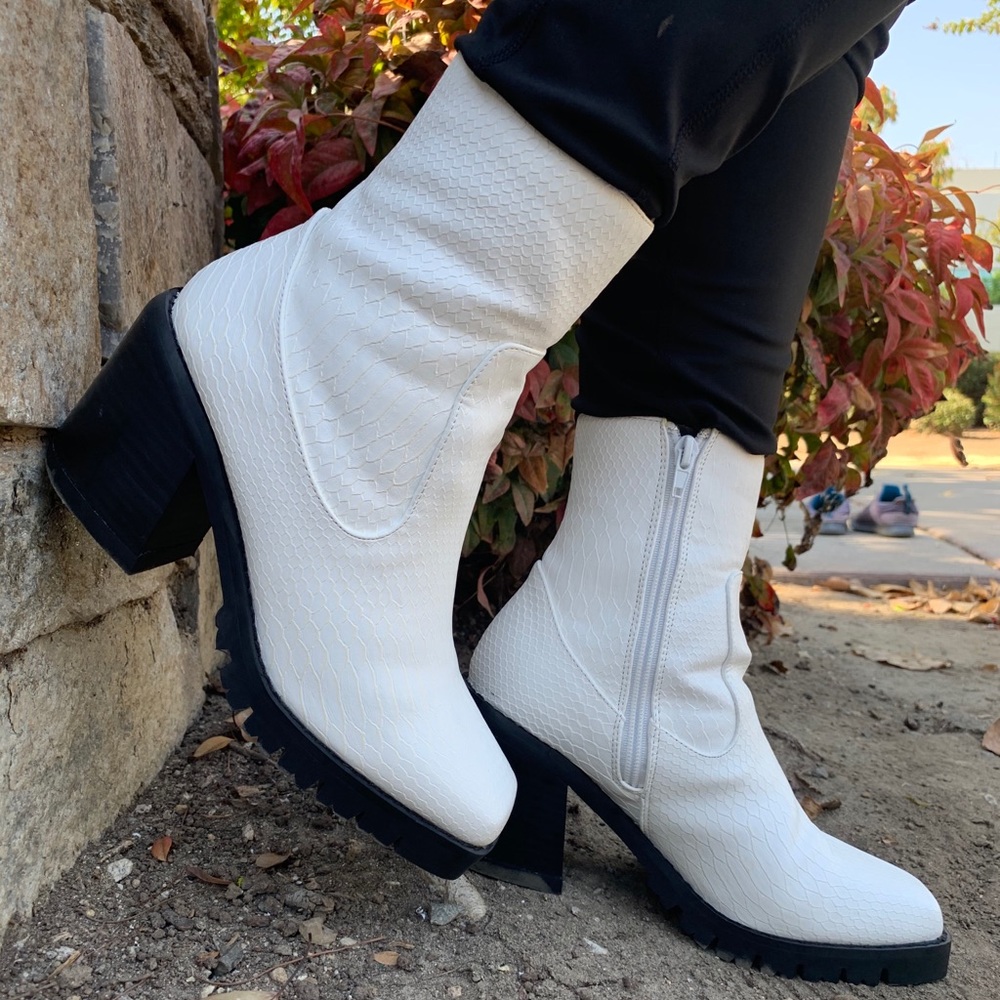 New lug white booties 10 left - Picture 2 of 10